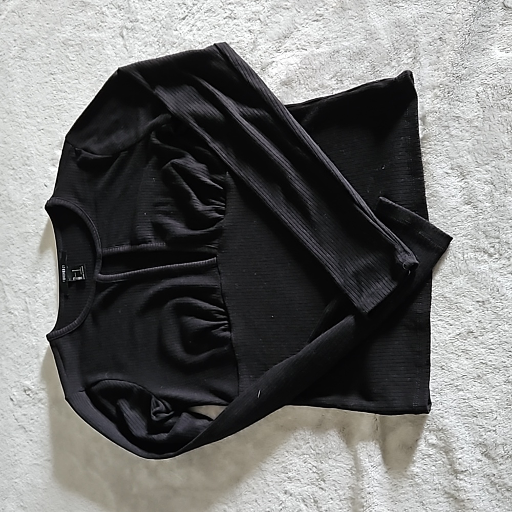 Black keyhole long sleeve top, small